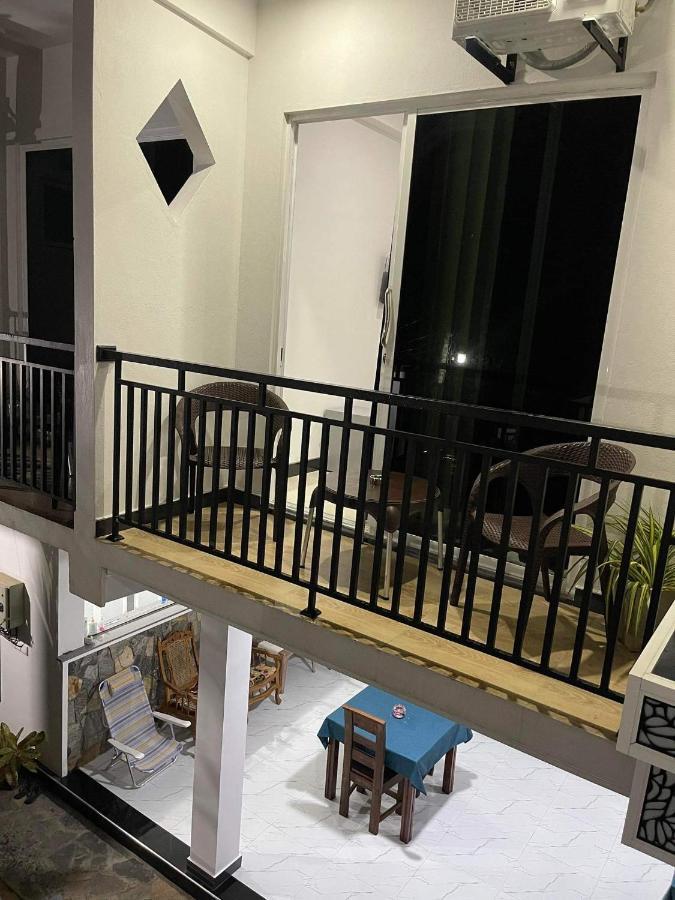 Funwhales Rest House Негомбо Екстериор снимка