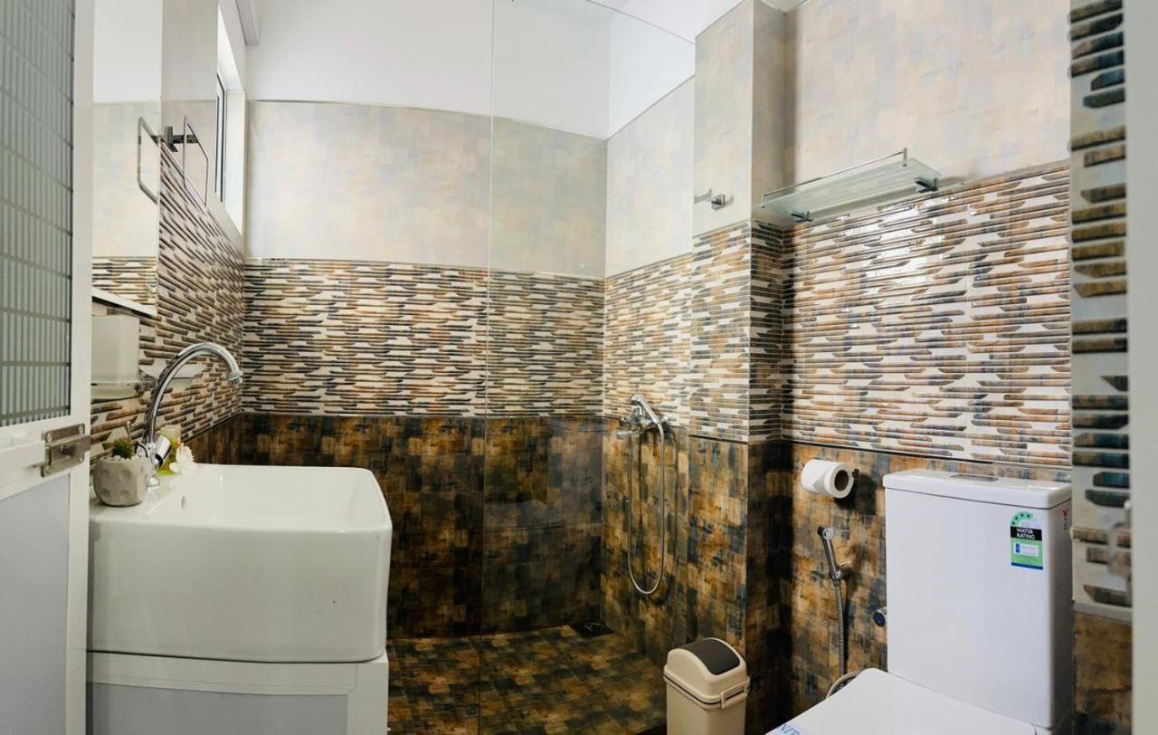 Funwhales Rest House Негомбо Екстериор снимка