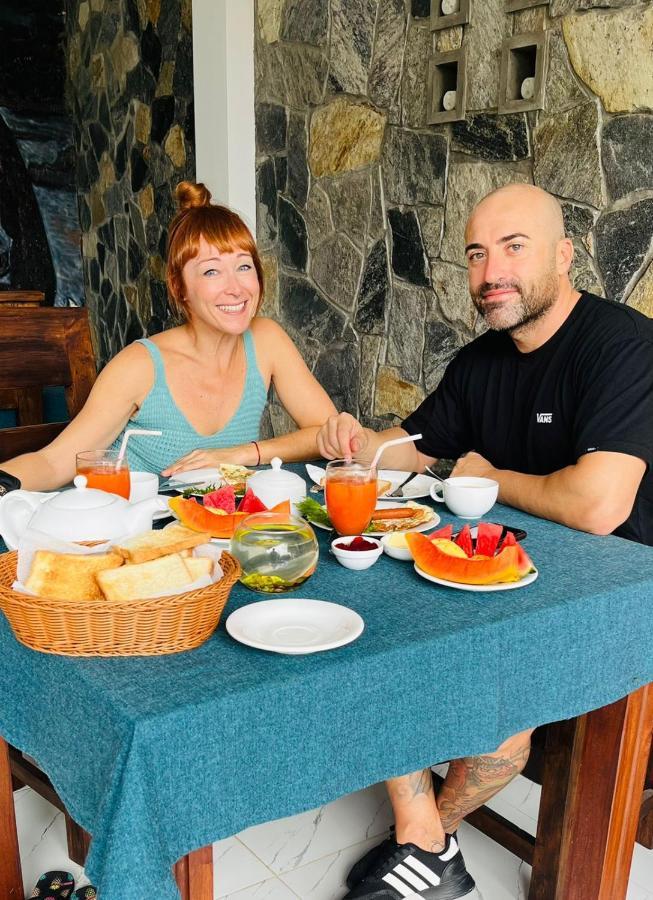 Funwhales Rest House Негомбо Екстериор снимка